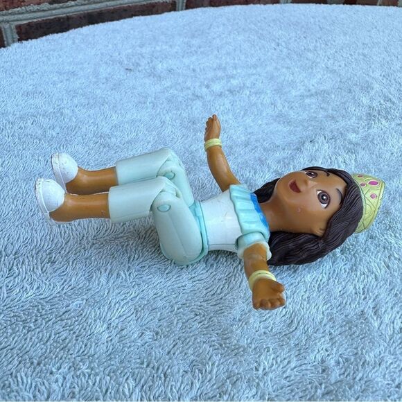 DAISY from Dora the Explorer, Poseable Doll Cousin Daisy Márquez Queen - Picture 4 of 4